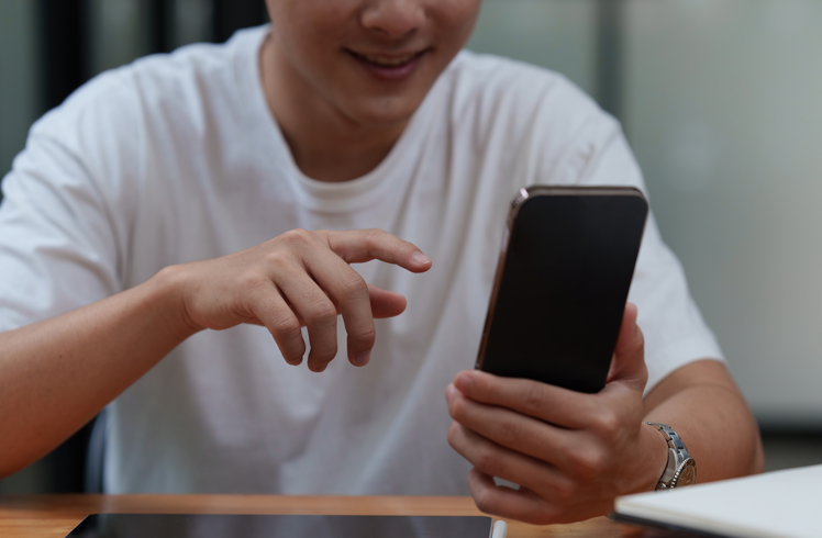 El fenómeno del scroll infinito en las redes sociales scroll - El fenomeno del scroll infinito en las redes sociales - El arte de convertir scrolls en seguidores: contenido que detiene el dedo.Con ayuda del marketing